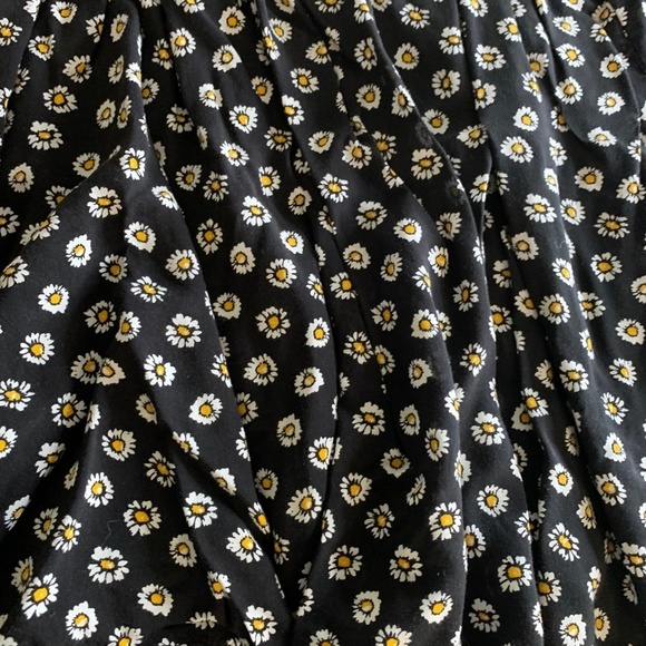 Brandy Melville Black And Daisy Skirt One Size Fits All *See Measurements (1250) - Picture 2 of 9